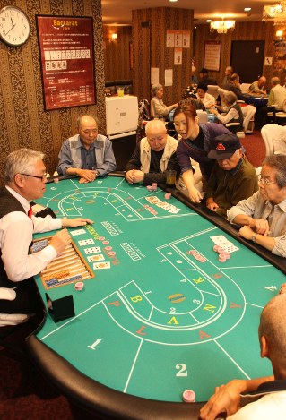 casino Dolphins Pearl Free